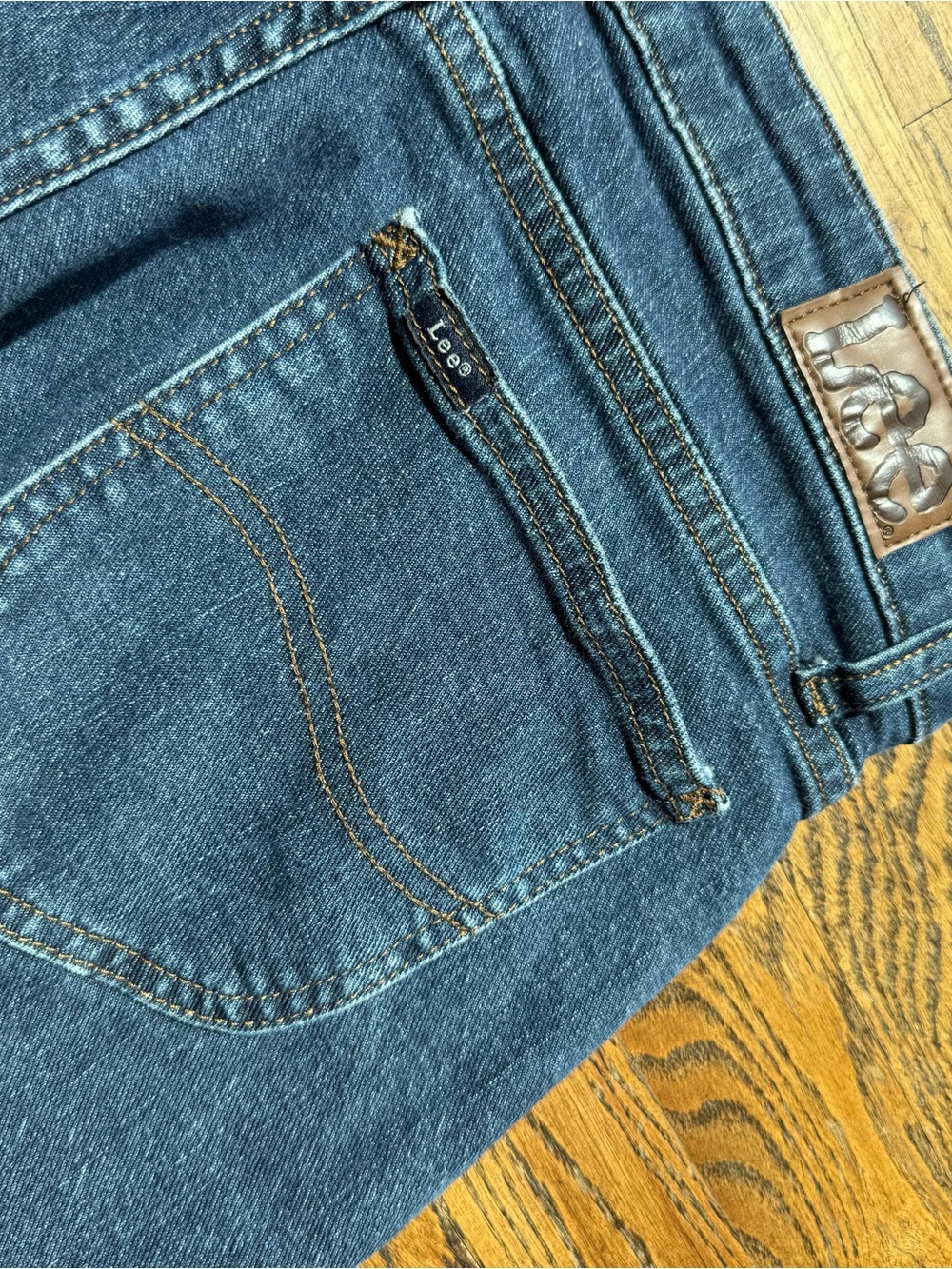 Lee Vintage Straight Leg High Waist Medium Wash Denim Mom Jeans 8 M - Picture 5 of 6